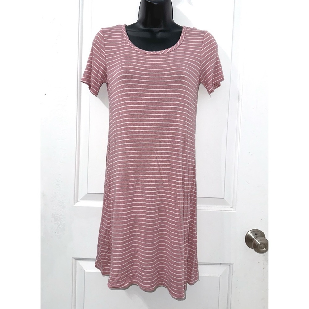 Olivia Rae Casual Pink Short Sleeve Shift dress, size Small
